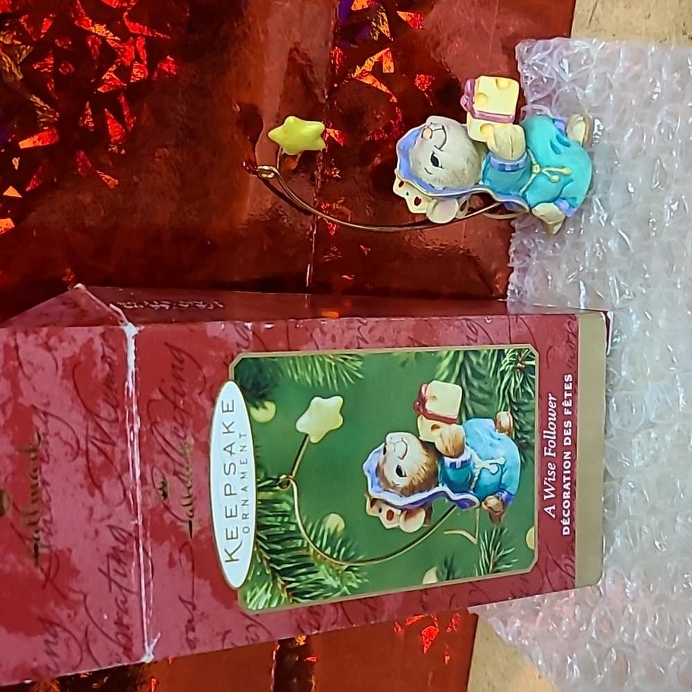 💕Hallmark Keepsake Ornament: A Wise Follower, 2001 - BOGO eligible